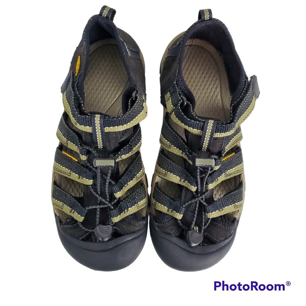 Keen 1006541 Newport H2 Waterproof Bungee Sandals Boys Sz 5 Olive Green Black